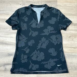 Nike Top Women Small Black Leaf Print V Neck Short Sleeve Stretch Ladies